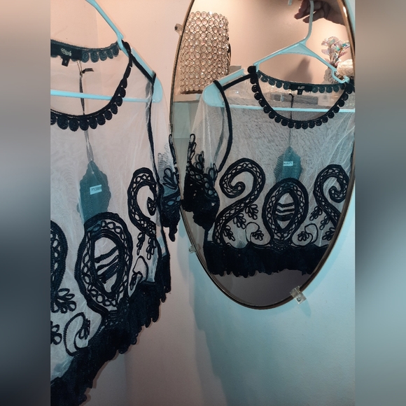 black sheer mesh crop topπ€ - Picture 2 of 8